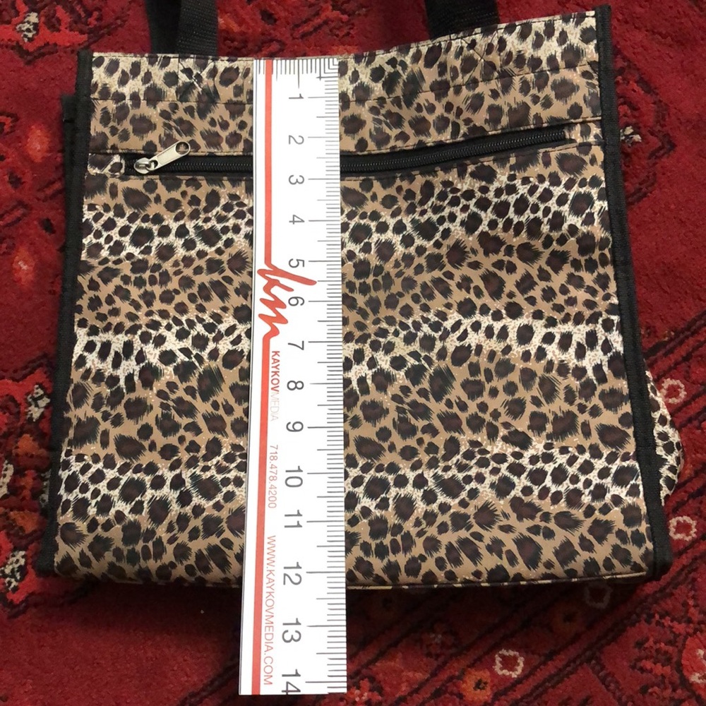 NWOT TRAVEL ANIMAL PRINT BAG - Picture 8 of 10